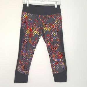 Zella Capri Leggings Dark Gray with confetti print Size S